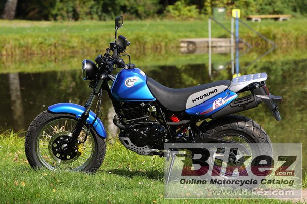 Big Hyosung karion 125 citytrail picture and wallpaper from Bikez.com